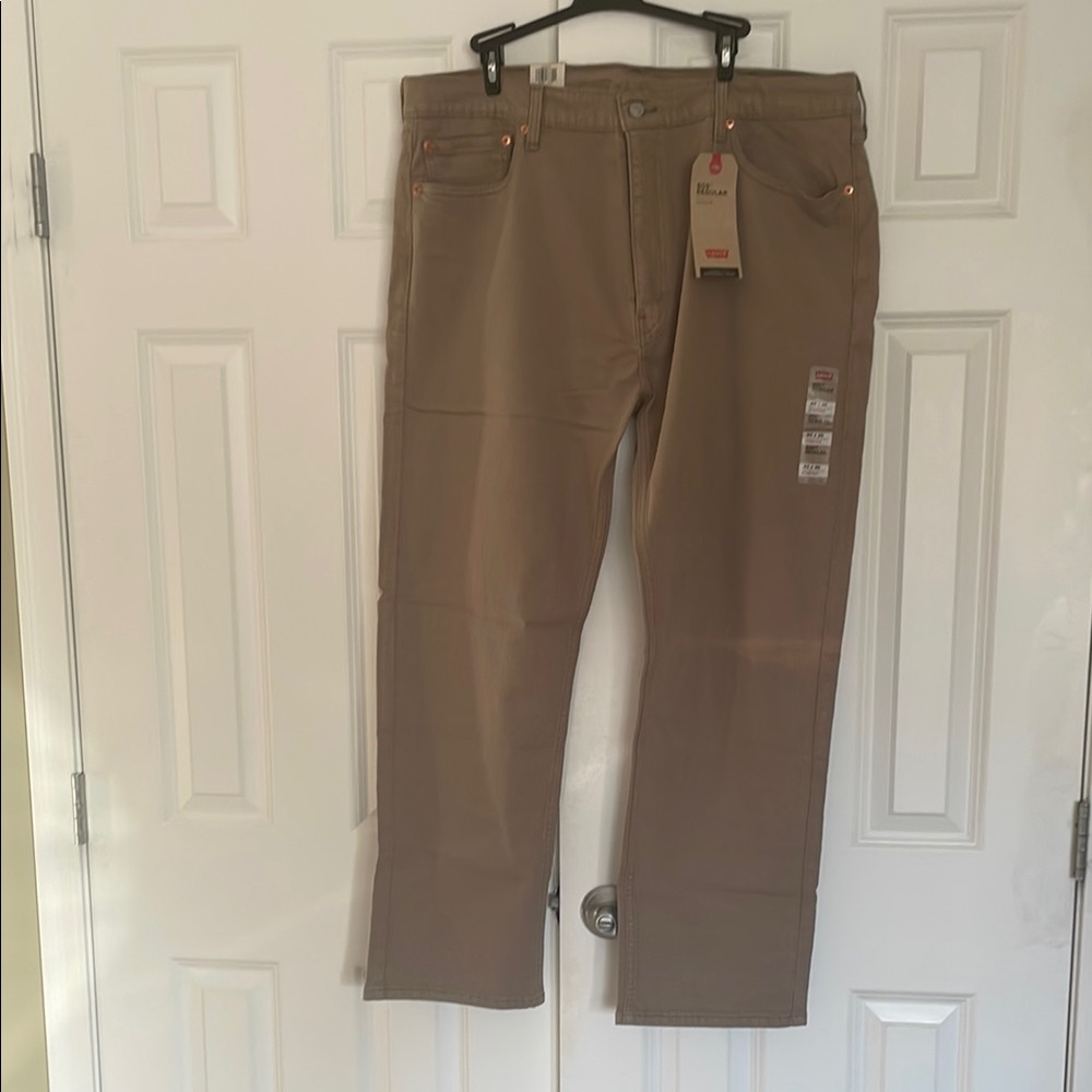 Levi Strauss 505 Regular Beige Jeans with stretch Men’s size 40x30, NWT